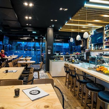 Blackhaus Young Mini Thessaloniki Exterior foto